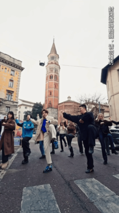 在米兰街头上一堂中国武术课 异国街头遇见中国武术！王濛带领大家沉浸式体验，传统武