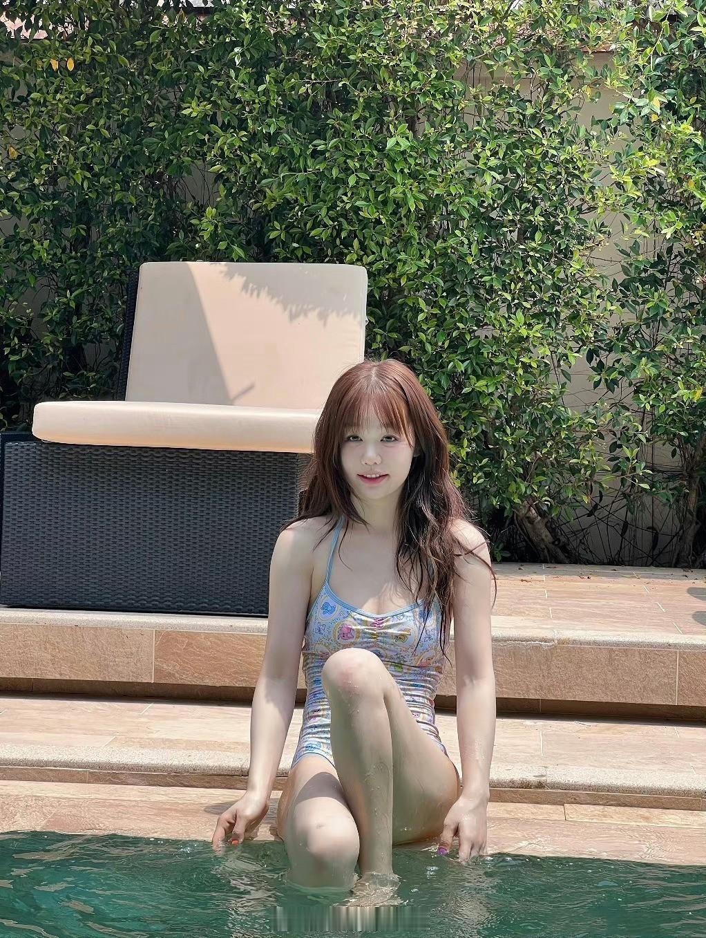 徐梦洁泳装的甜美感满满 ​​​