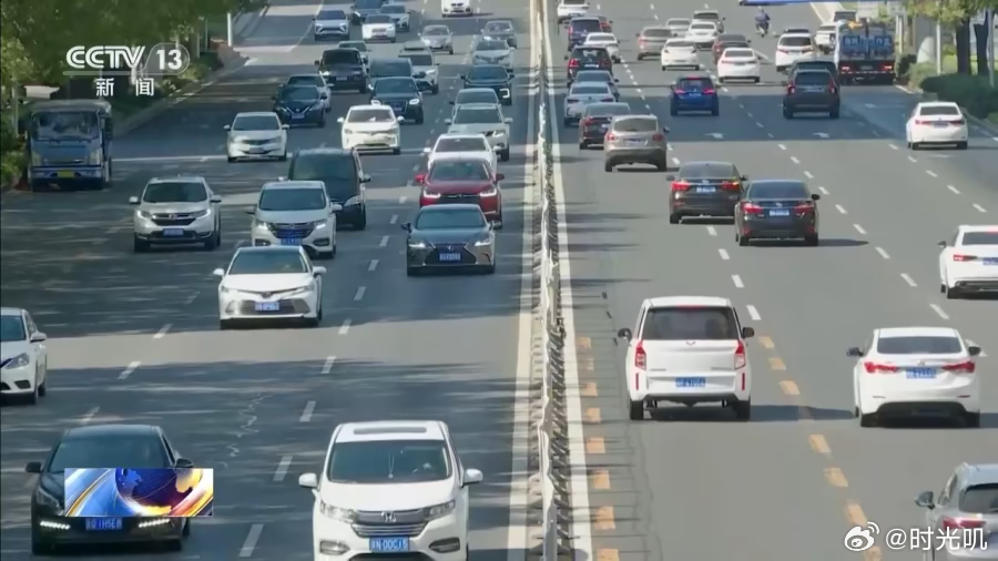 新能源车购置税将从全免调为减半近段时间，新能源车迎消费高峰。从明年1月1日起，我