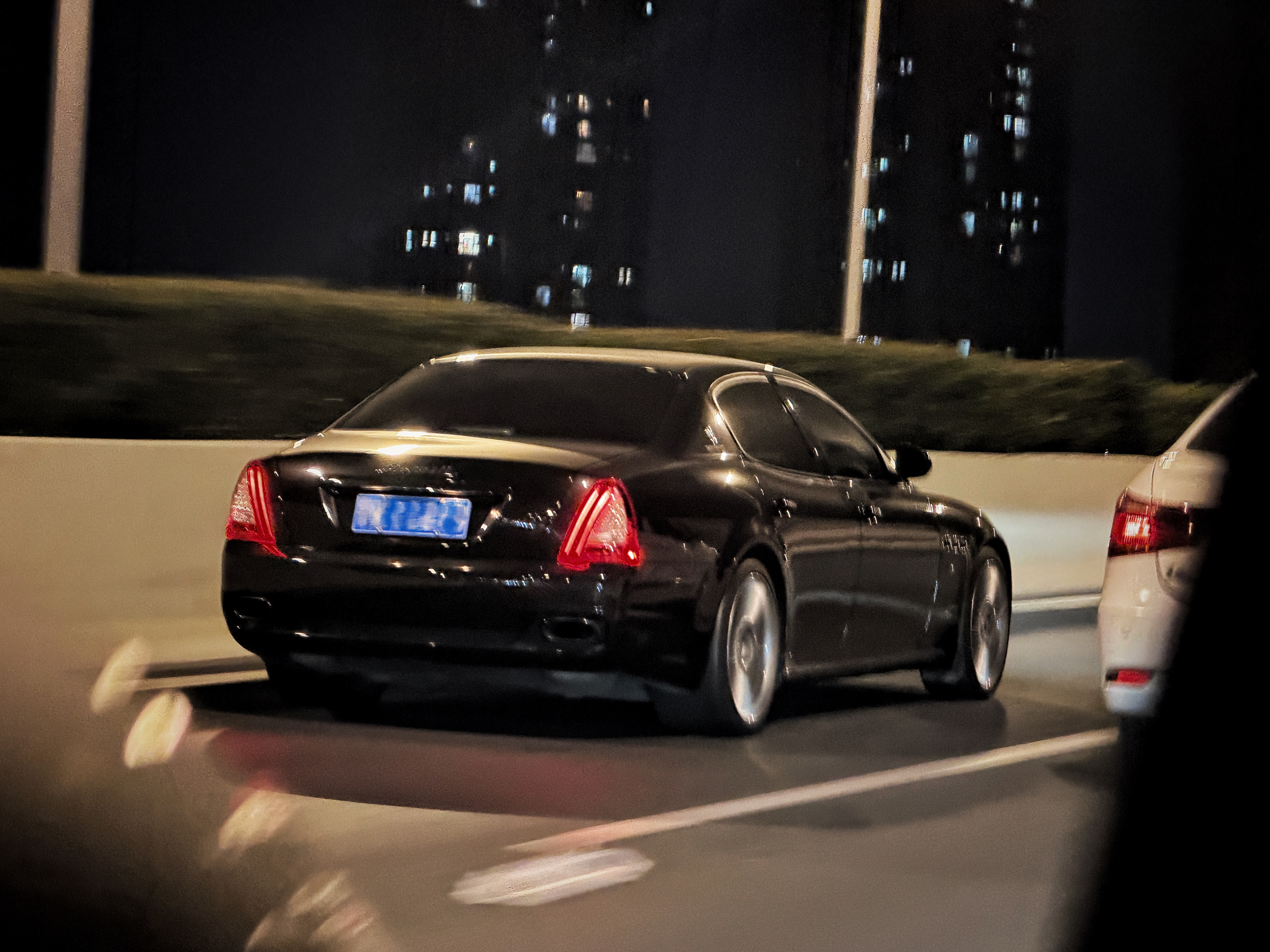 昨夜被拍，论总裁的使命感🌃 欣哲频道玛莎拉蒂总裁