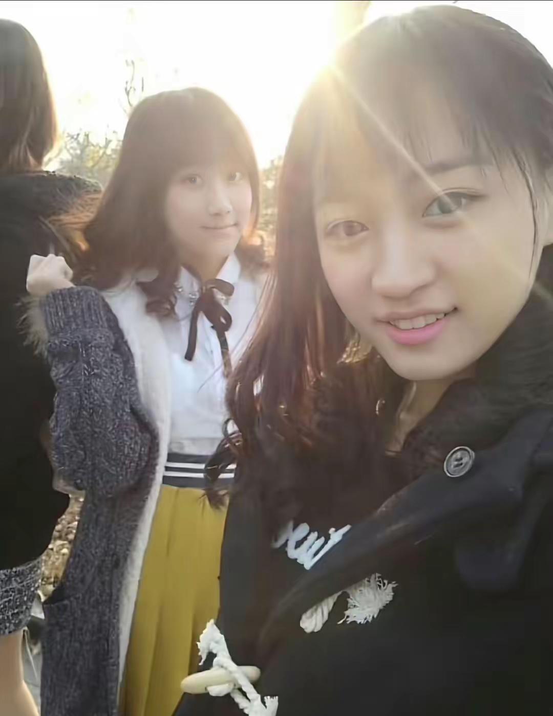 你留下的痕迹太重了，重到连最普通的日子也无法完全地归于自己，总是会在不经意间想起
