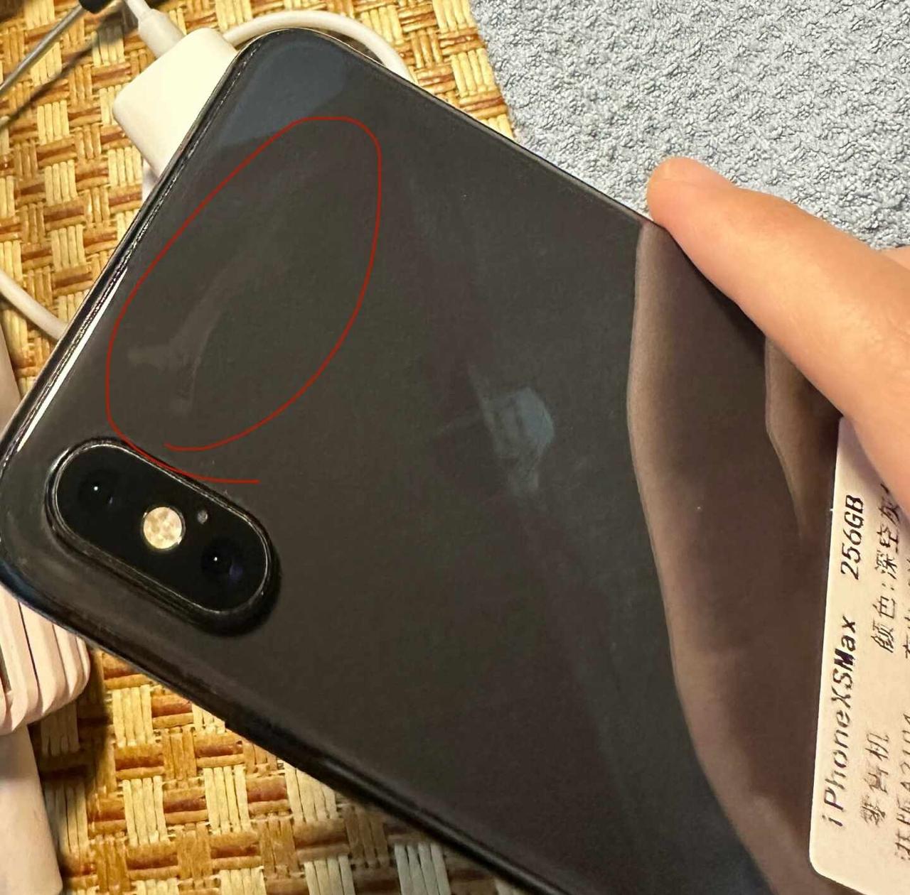 新买的xsmax后盖为什么是这样
为什么后盖里面会有这样的印记呢 是不是换过后盖