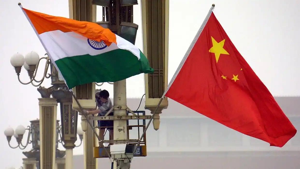 印度关于中印边界谈判提出的交易条件，要求中国放弃藏南和阿克赛钦这两块战略要地，换