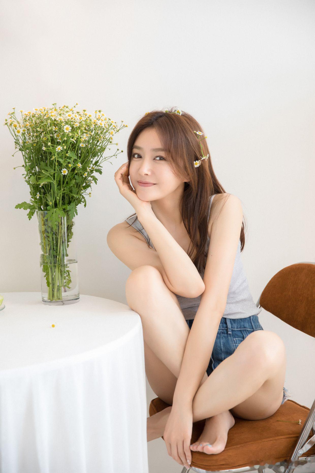 这气质确实没得说，温柔大方就是女神本人了 