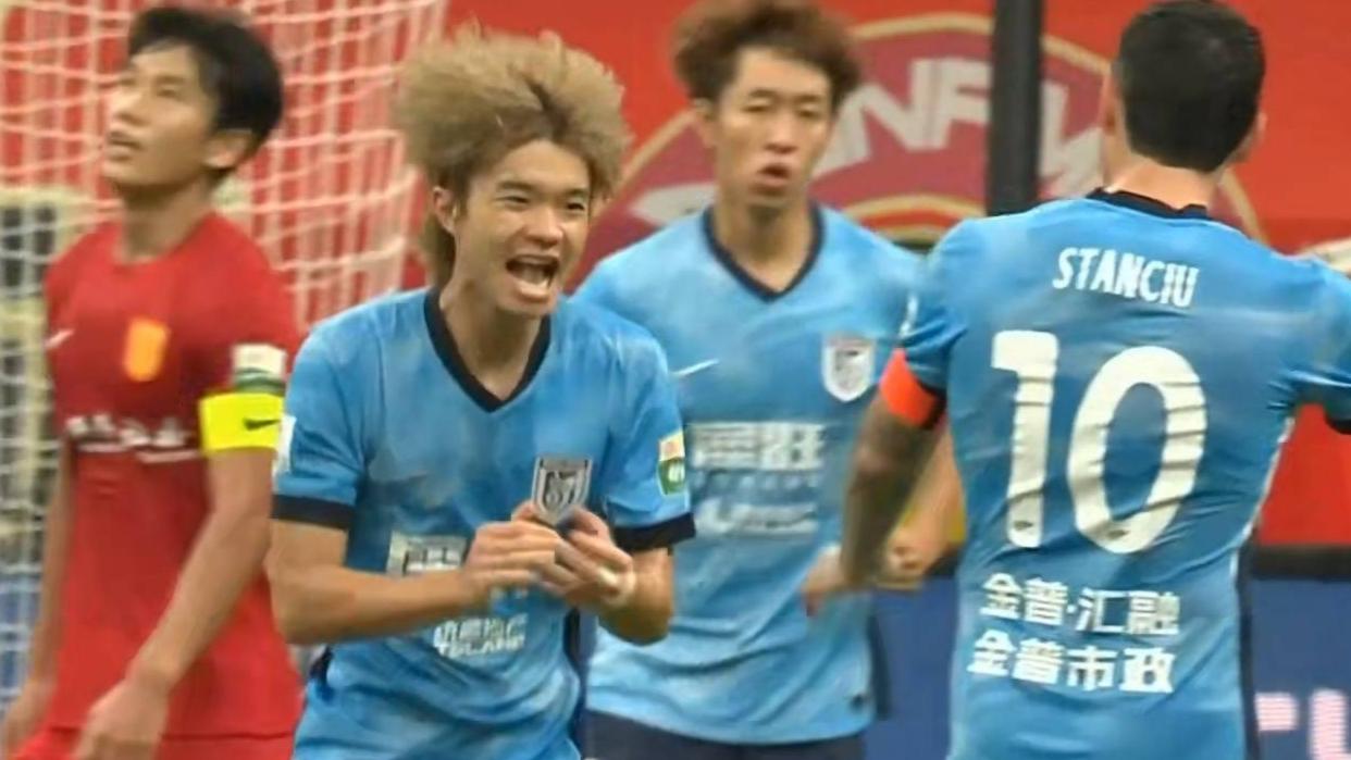 中超一夜积分榜更新！
大连英博1-0暂列第四！
海港2-1逆转，铁人4-4绝平河