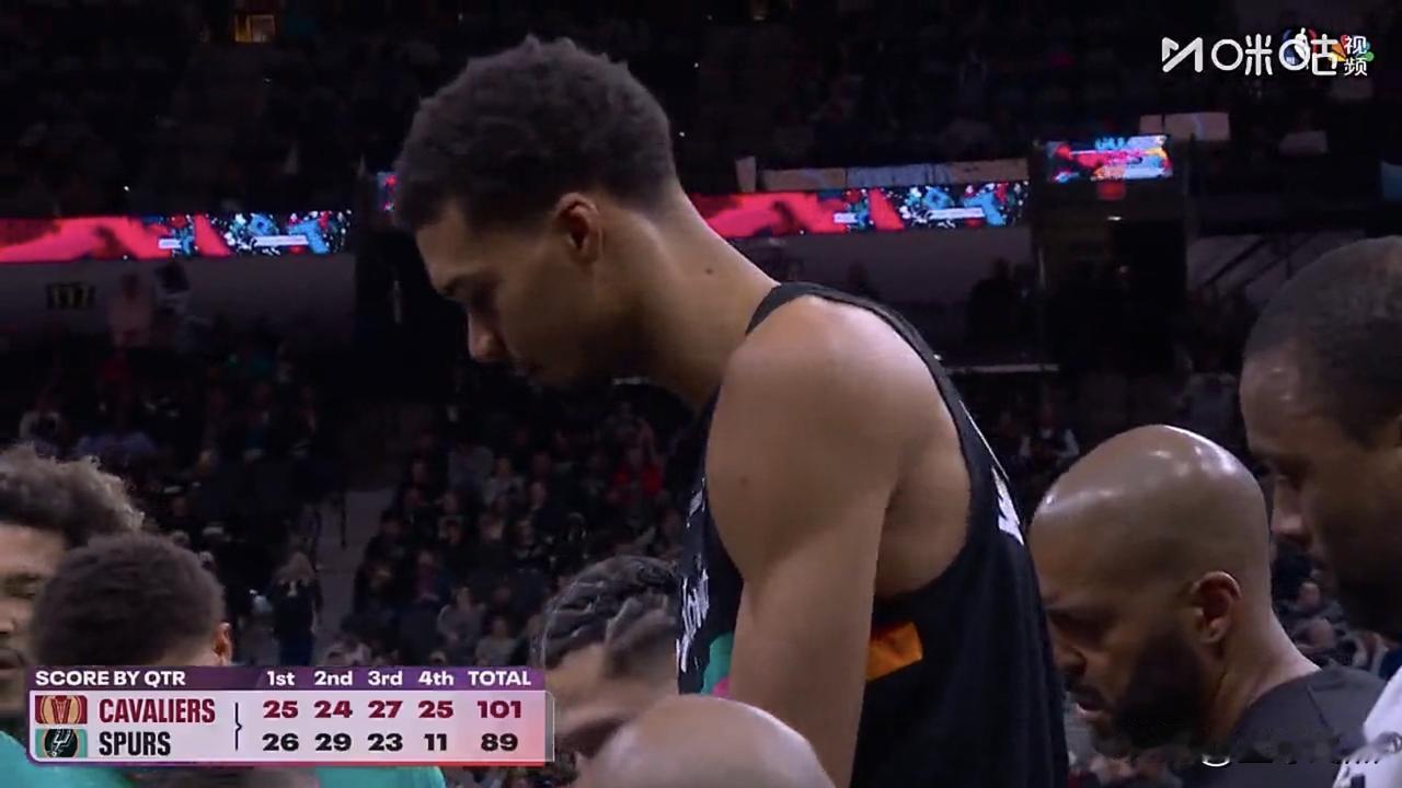 2025年12月30日NBA常规赛综述：库里里程碑与约基奇伤退改写西部格局

一