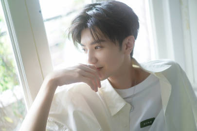 谁能想到陈哲远搬的是泡沫   这个很有力量感，谁会不喜欢呀 