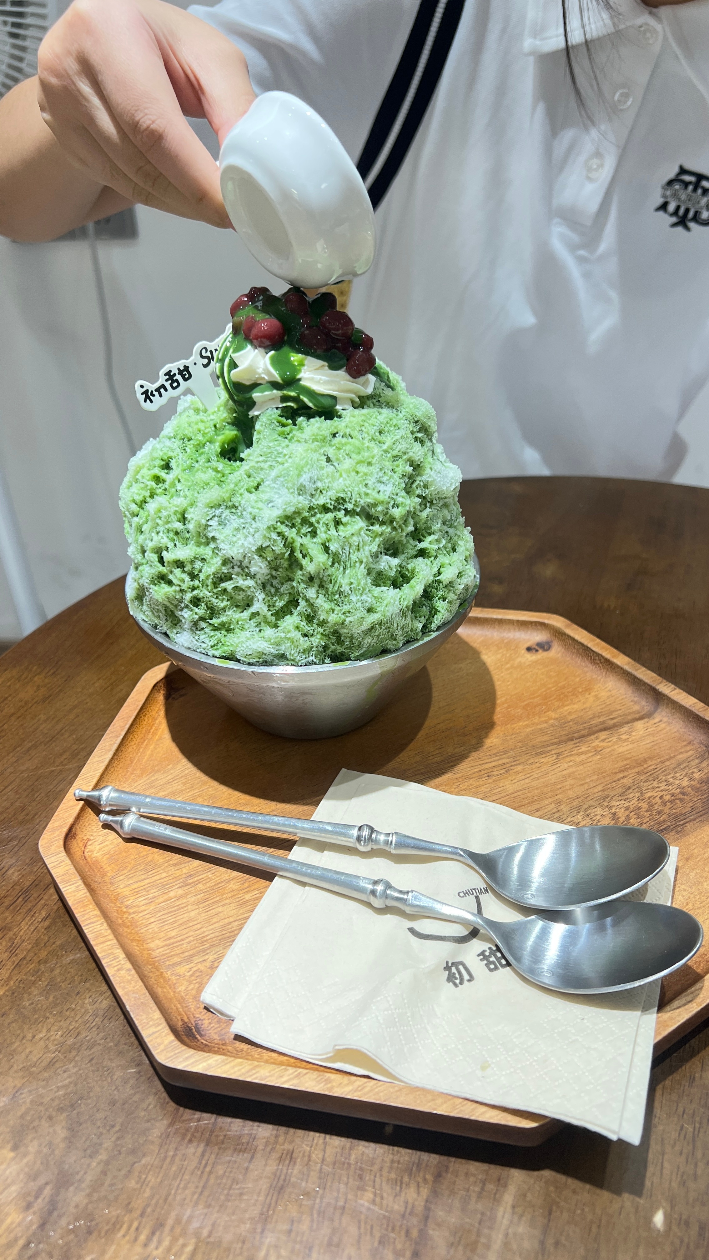 妹崽带我去吃了一家超好吃的刨冰店吃到了很平价又好吃的江西小炒周六休息遇上了妹崽的