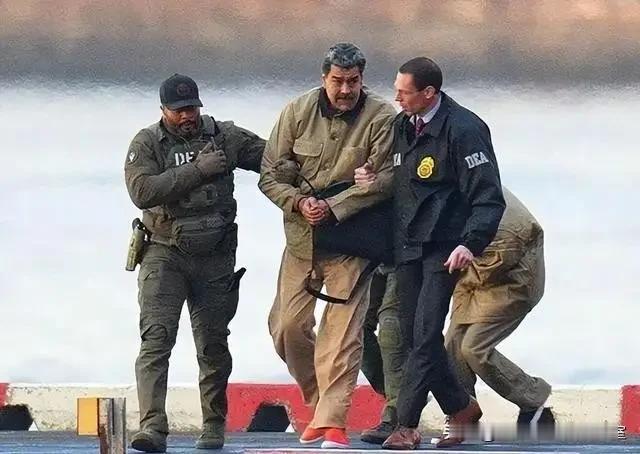 参与抓捕委内瑞拉总统马杜罗的美特种兵于4月23日被美国司法当局逮捕？
据哥伦比亚