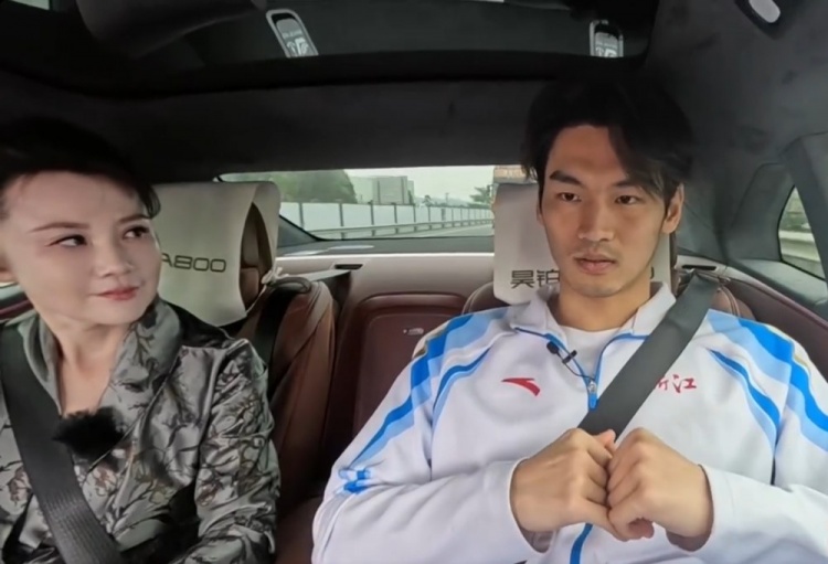 徐嘉余：教练的去世让自己成长，责任是坚持的动力