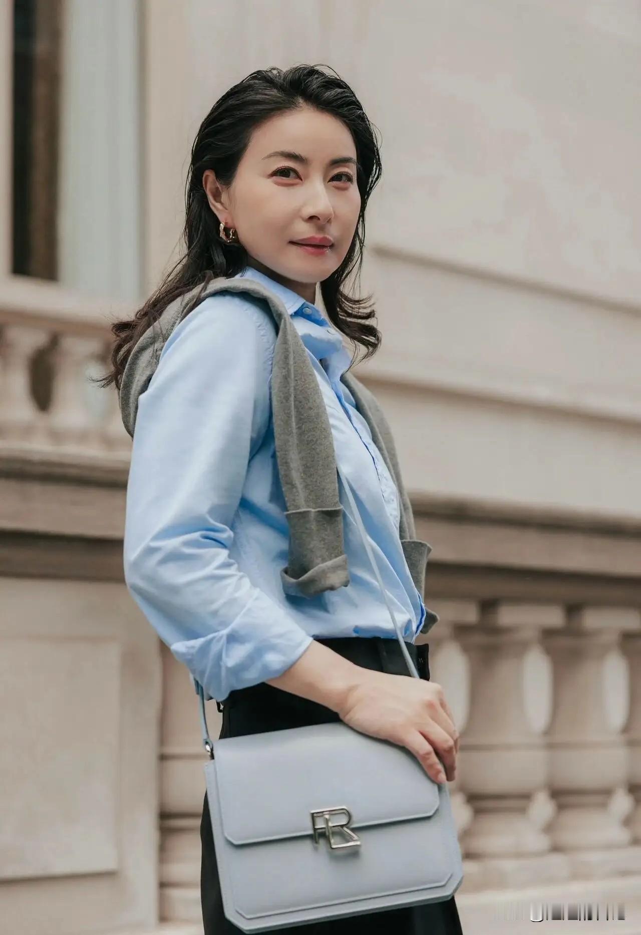 天呐，没想到，郭晶晶，刘涛代言的产品出问题了。
一直以慈母影响出现的刘涛，以亲民