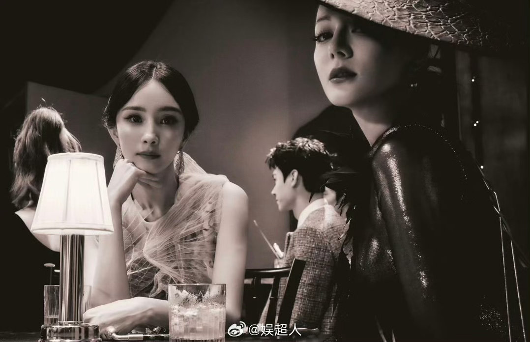 杨幂连续6年为迪丽热巴庆生羡慕两位姐姐的神仙友谊啦，希望友谊长长久久～