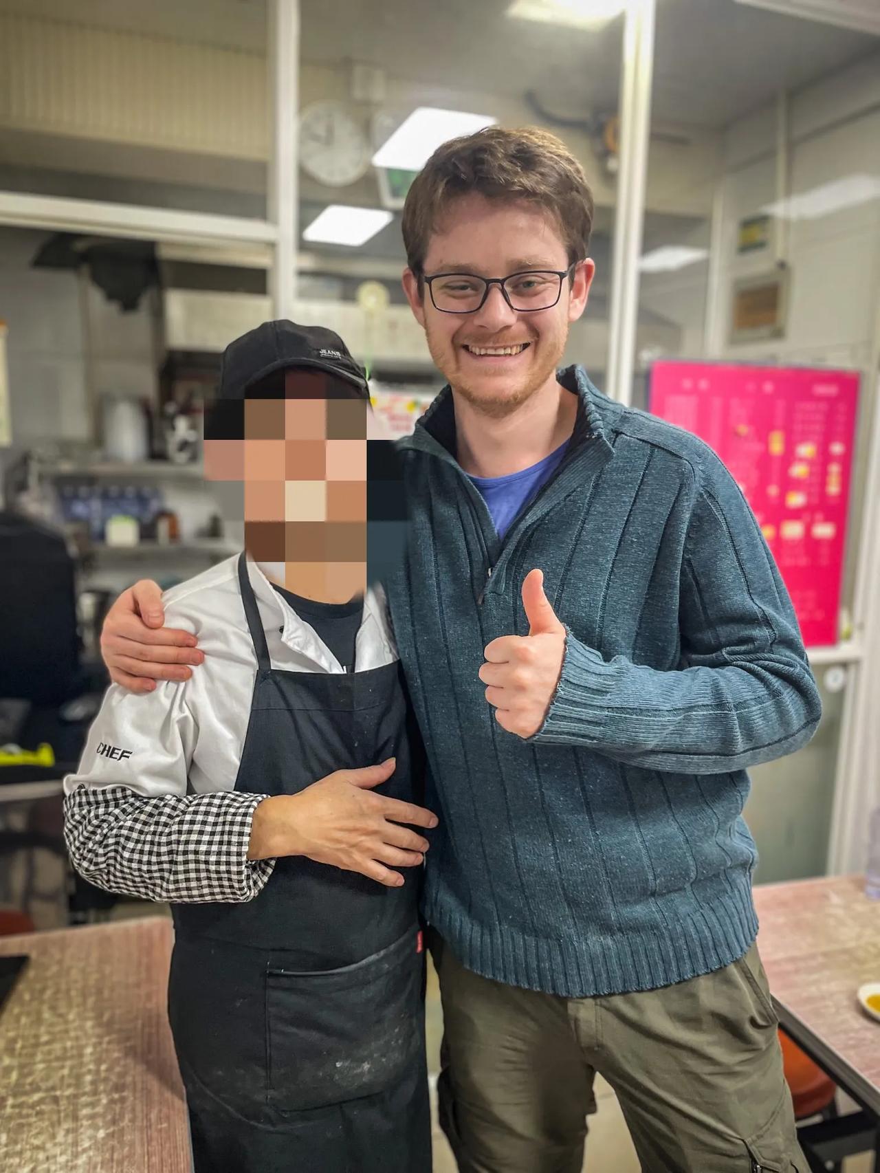 专为BBC爆料中国，却被BBC无情裁员！
网友：为什么我想笑呢？