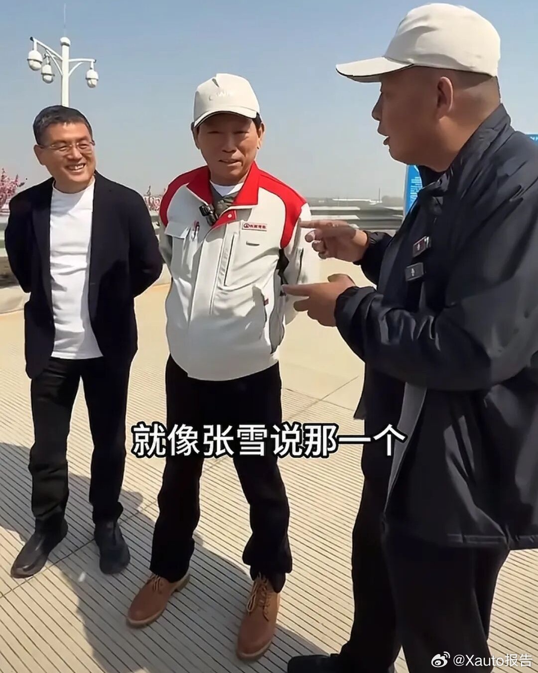 张雪参观胖东来：跨界取经，以诚立业张雪机车创始人张雪专程参观胖东来，盛赞其极致服