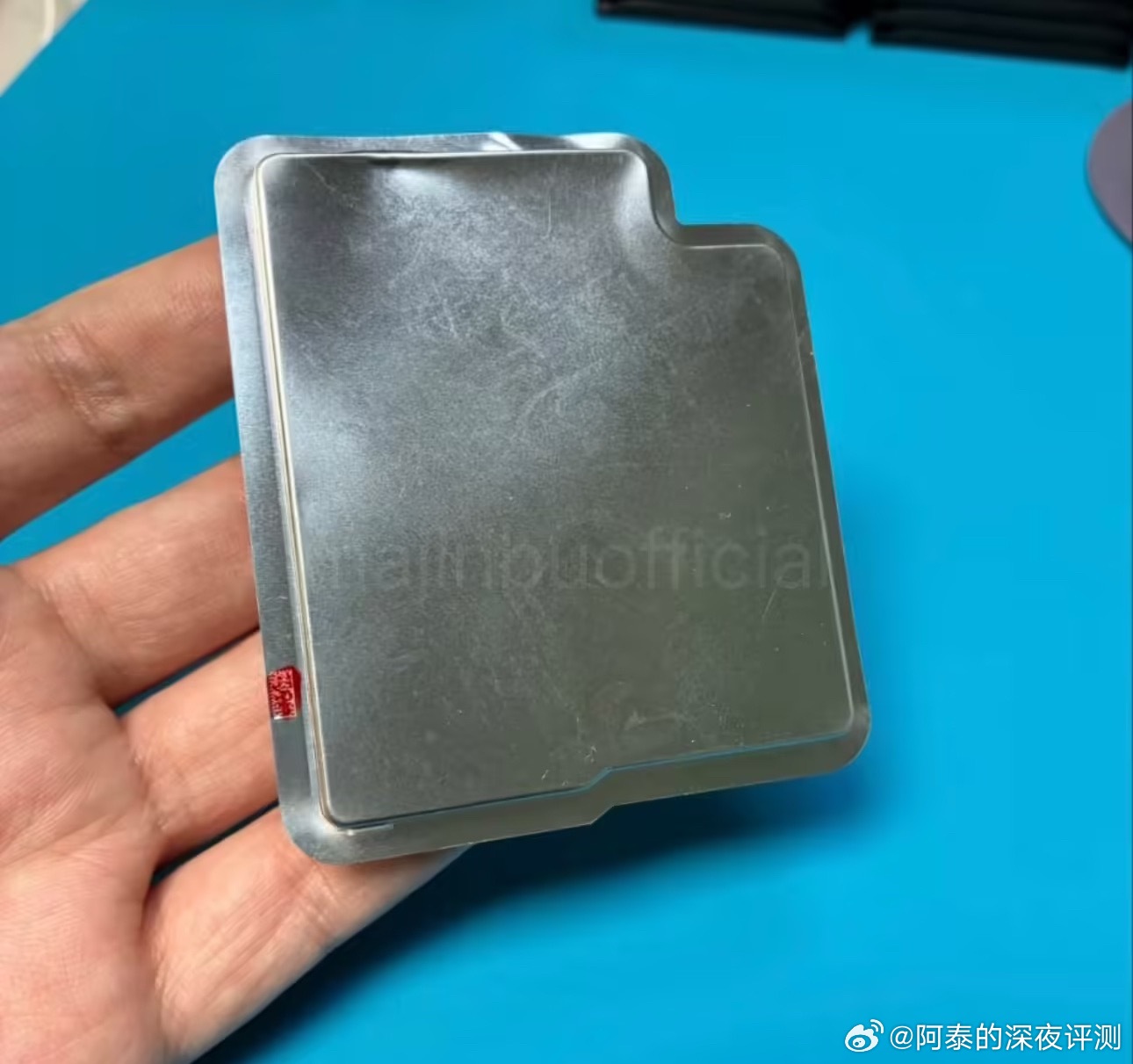 最近我的iPhone 频繁出现相机闪退，微信卡顿得情况，估计是储存容量不多造成的