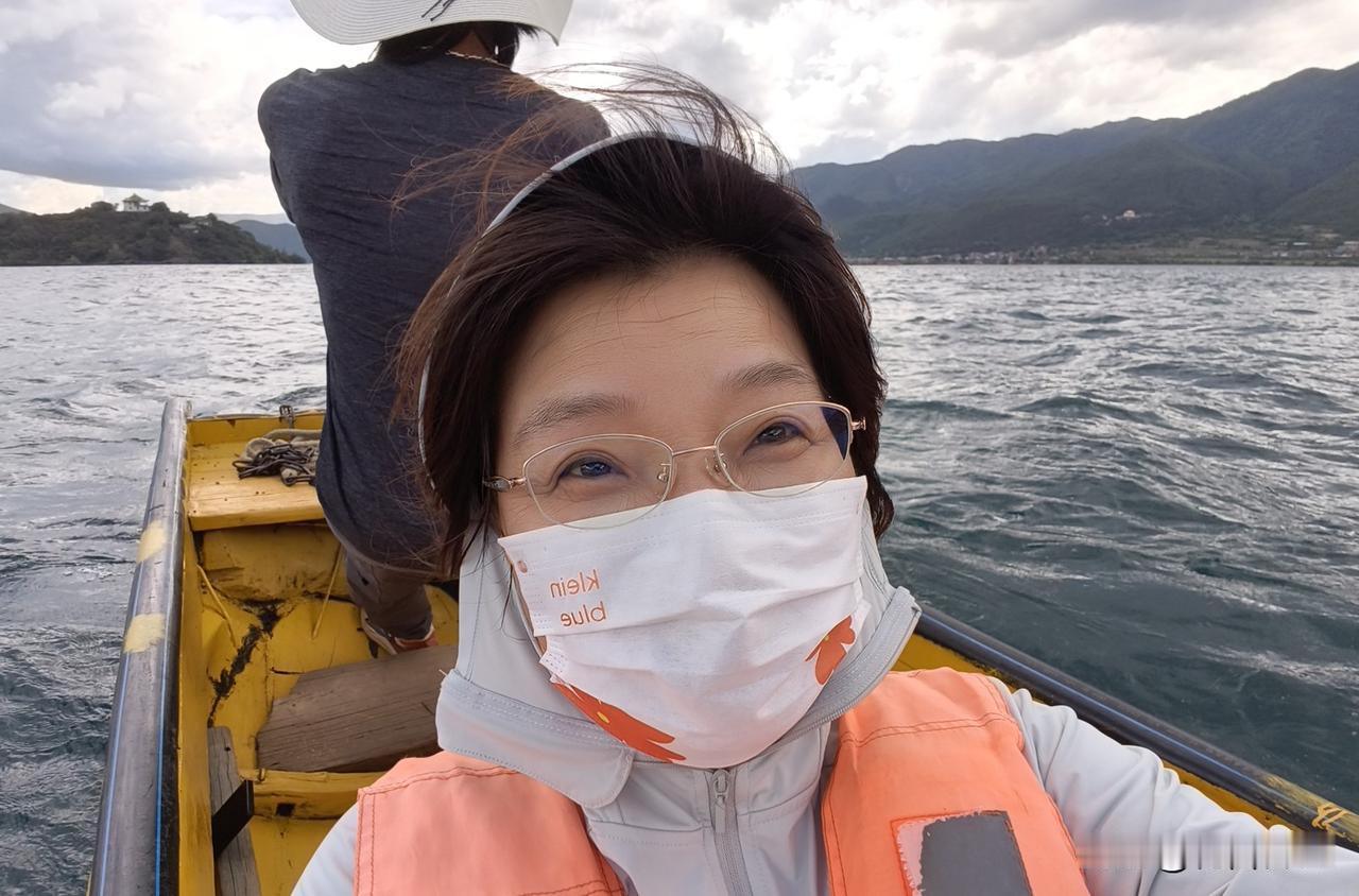 忽然发现，自己枉为女人[可怜]！
周六，照例6点前起床，忙忙，歇歇。
11点多了