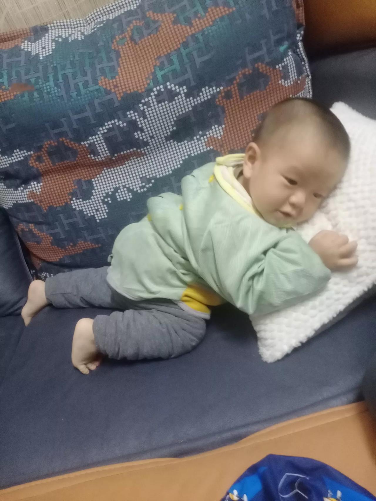 一诺，上星期的图，18号星期一，迟到了还没来[捂脸]
