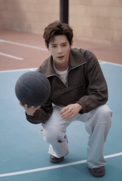 王安宇姚安娜短剧设定好带感 刷到花絮直接尖叫出声！王安宇地铁打戏的凌厉感、姚安娜