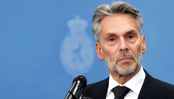 这次荷兰没话说了！中方正式宣布：更换国内供应商，从此不再合作

2025年9月底