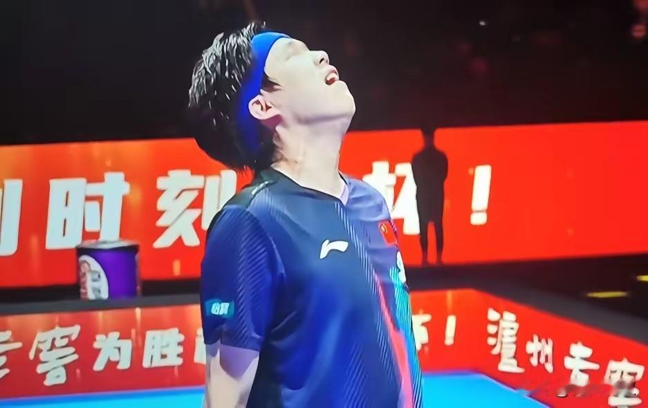 王皓宣布王楚钦任队长，接好马龙队长接力棒！
其实也不错！

这样国乒这是双线走呀