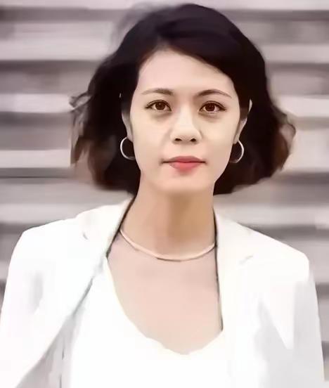 复旦大学陈果教授说：
"女人爱不爱，睡了就知道了，如果爱你的女人，倒下去就'睡着