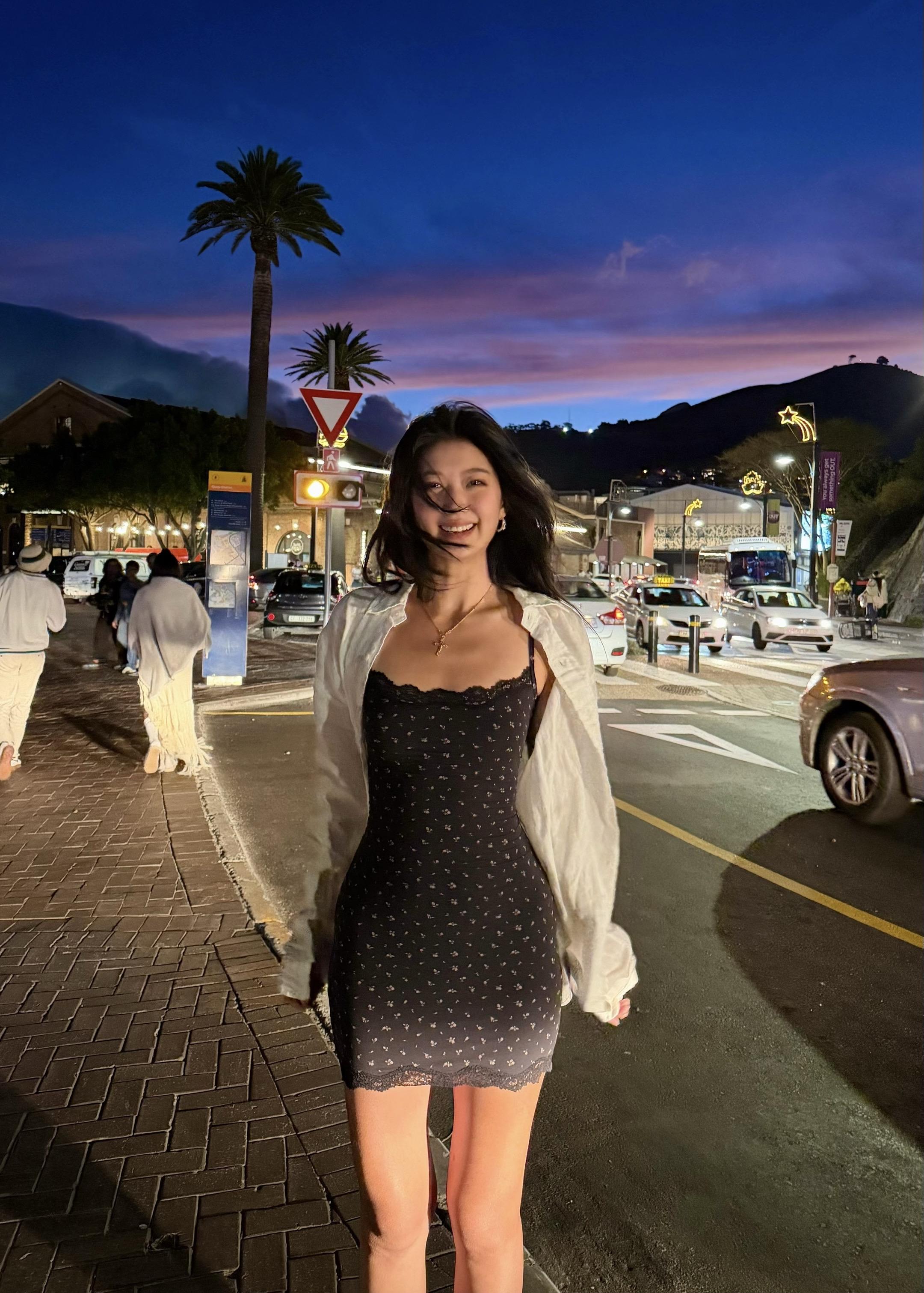 这才是我想要的游客照 是自然的 放松的🥰 随意的抓拍 认真享受当下的瞬间