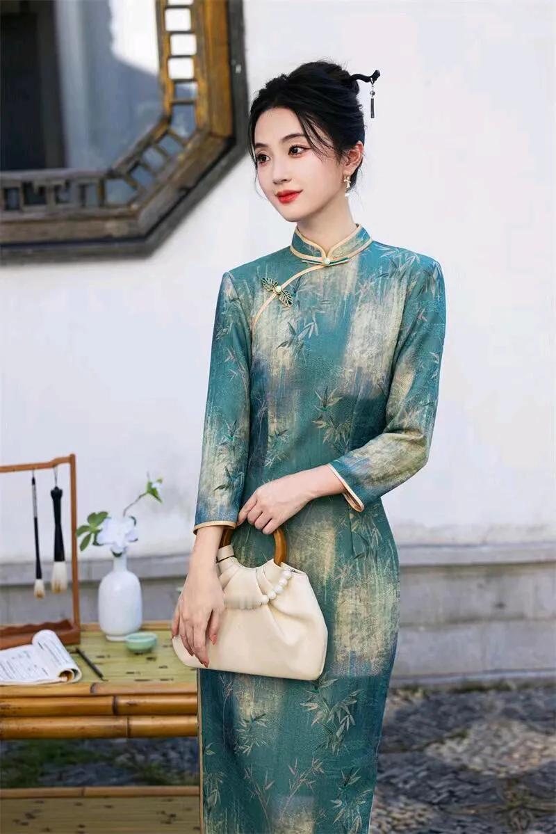 #旗袍穿搭探讨# 是中国古典文化的代表世青丝秀装#探寻旗袍之美#