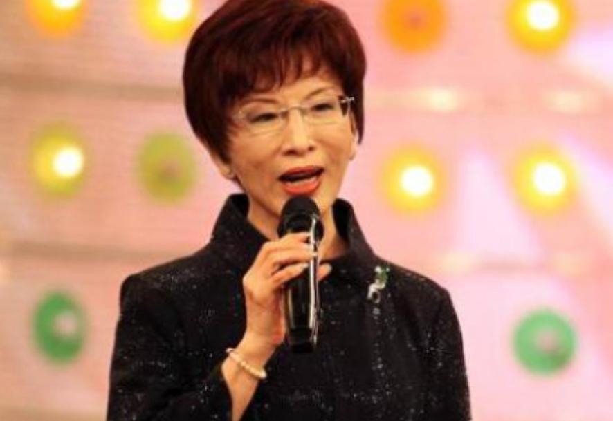 洪秀柱又做了一件让两岸都关注的大事！她不顾岛内民进党的各种威胁，专程赶到北京参加