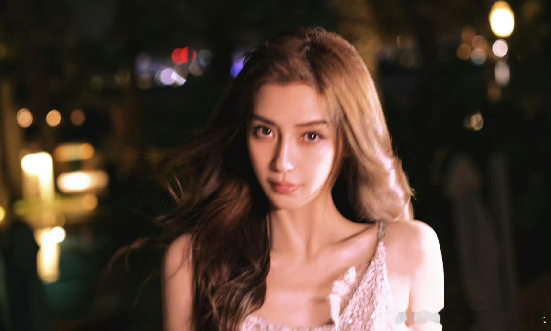 Angelababy36岁生日照 Angelababy你是这个世界上最美的公主[