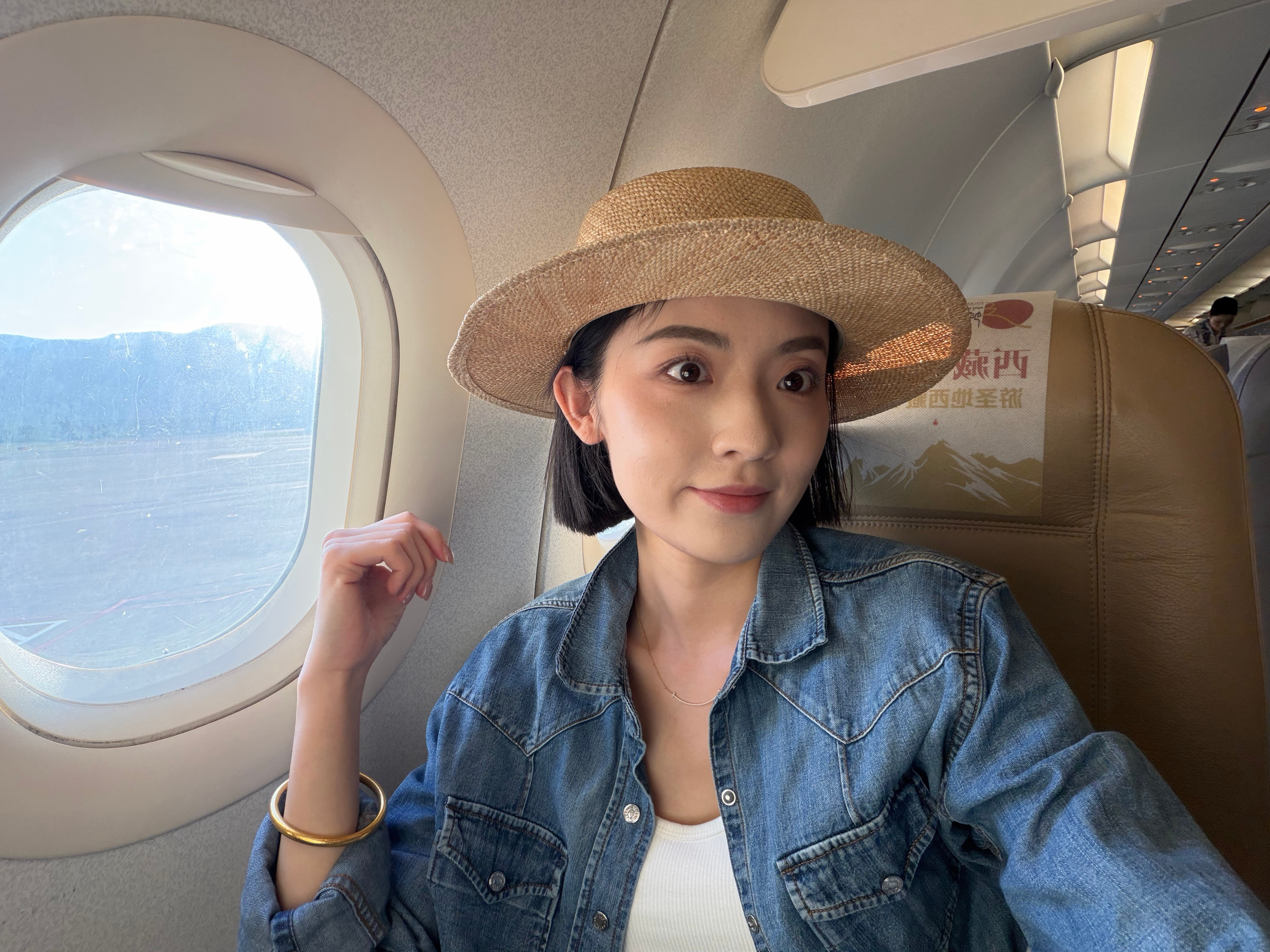 报告！闪电离开丽江 开启下一程今天一天三城 没想到现在还挺有劲儿座位选在了靠窗 