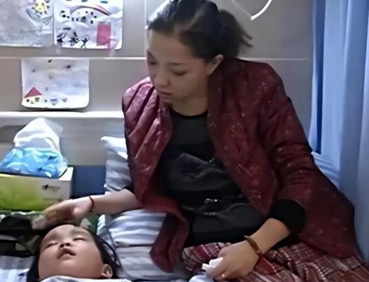 2014年，湖北周女士移植了自己7岁儿子的肾，最终重获新生，而她的儿子却离开了人