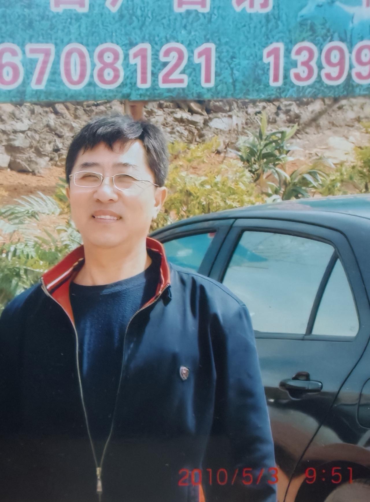 七十三岁的马，十多年前，陌生人见面会喊“大哥”。现如今，听到的称呼是清一色的"大