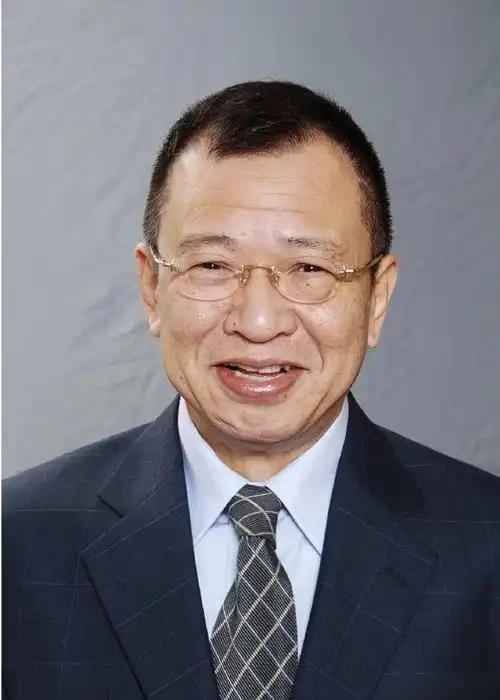 香港“金牌绿叶”许绍雄在2025年10月28日因癌症引发器官衰竭去世，享年76岁