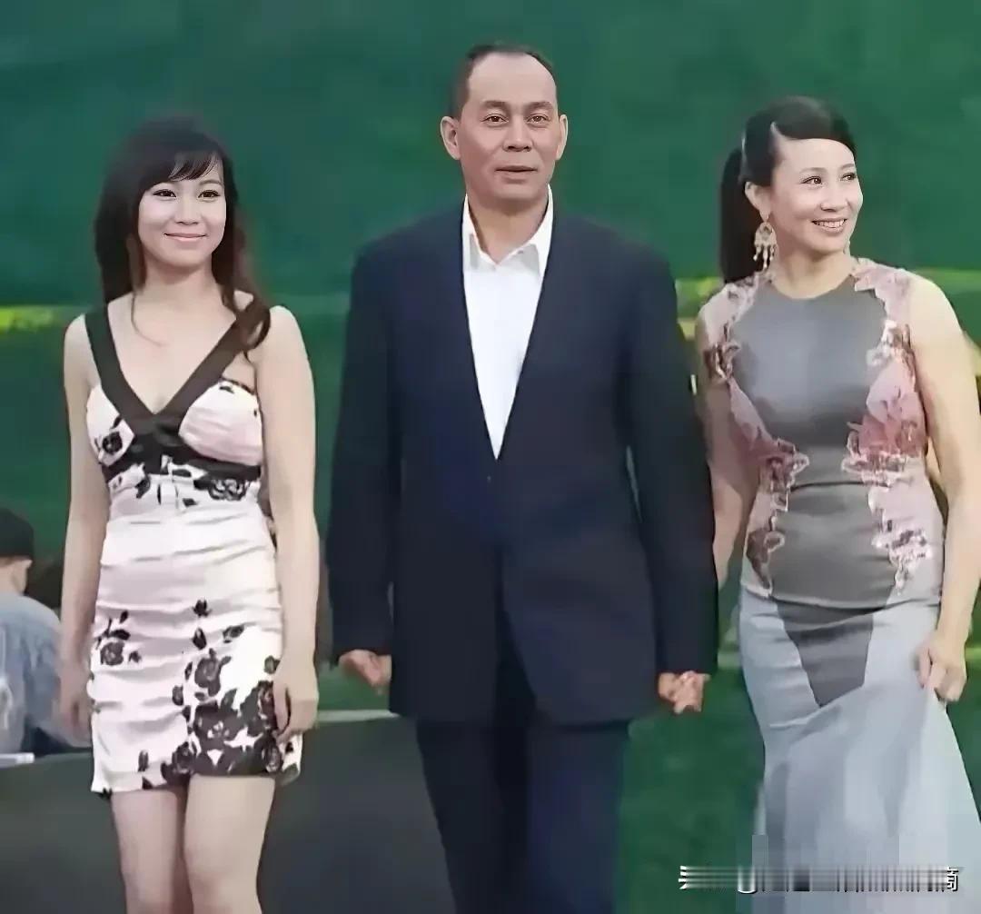 张光北老师一家三口