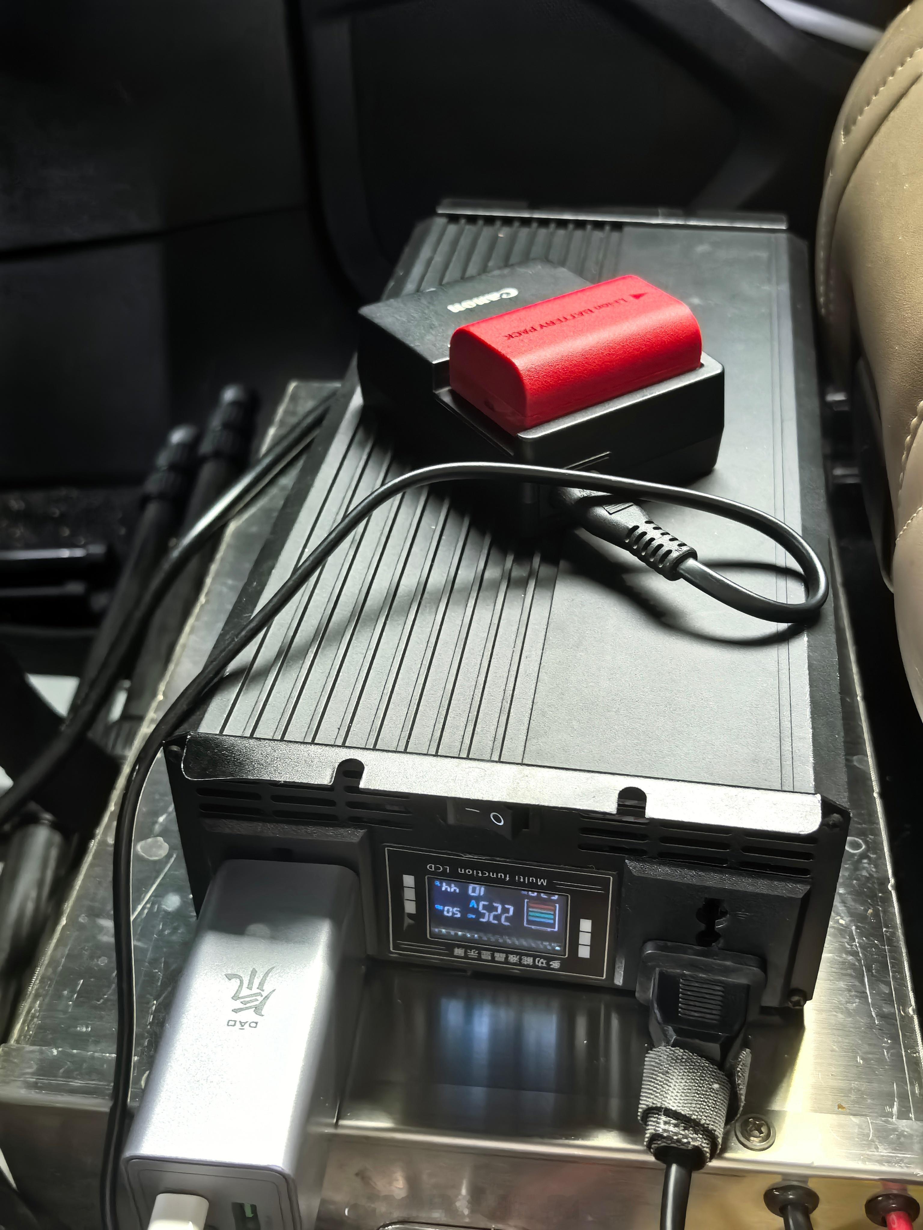 这个充电宝……2kwh…对没错…2度电的磷酸铁锂。 ​​​