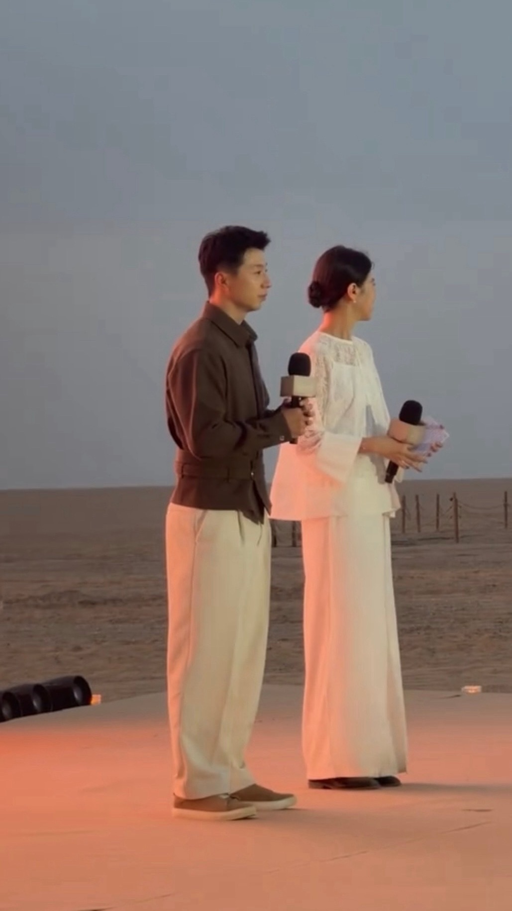守护马珑穿收腰上衣自由 细腰就是要收腰！ ​​​