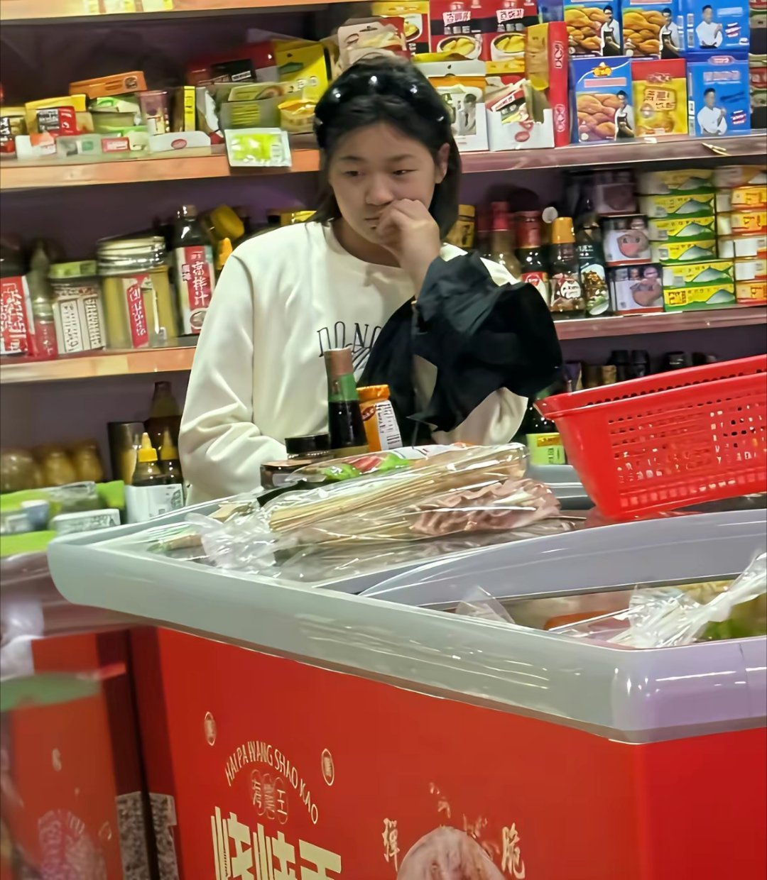 全红婵最新消息，在广州南沙昨天有网友爆料在广州南沙区马克村见到全红婵，全红婵在鱼