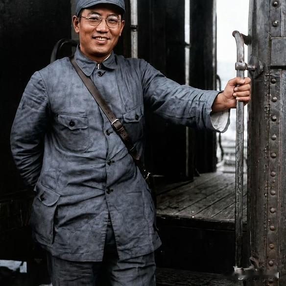 英雄风采录：朱瑞、叶挺、赵尚志、项英、方志敏五位将军。

五位将军，他们用生命诠