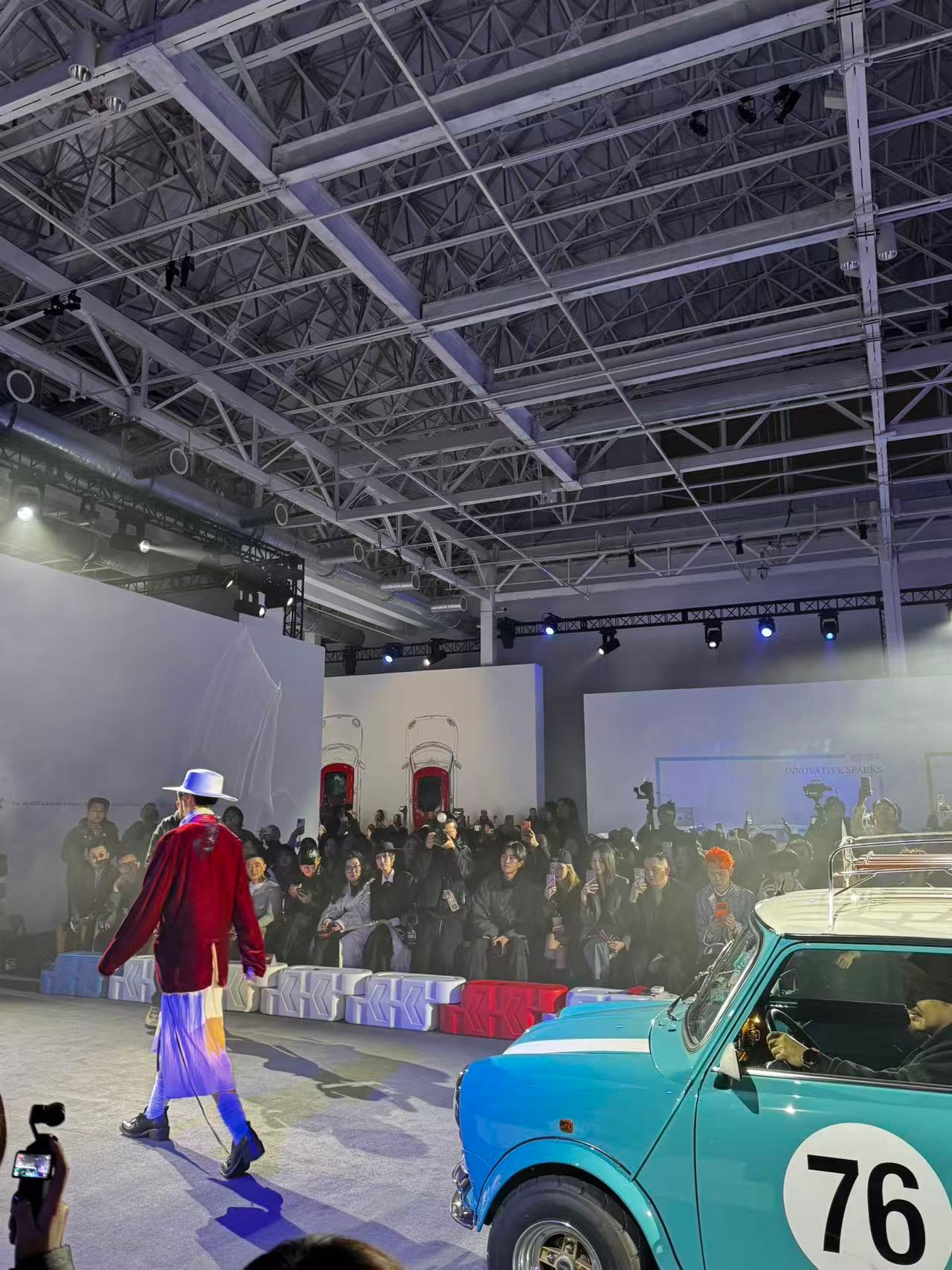 一组来自 MINI 好故事春季发布会时尚大秀 现场照片！啊，这回因为行程冲突，很