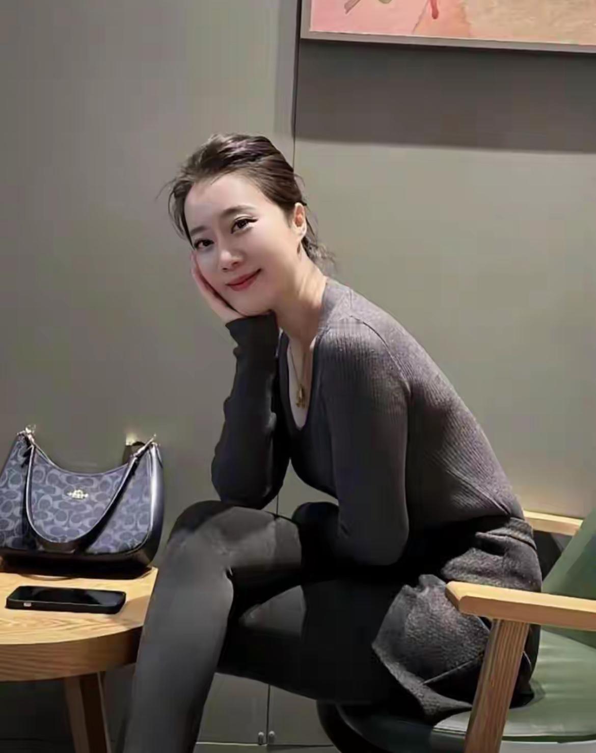 58 岁阿姨二婚坚决不领证，搭伙过日子 7 年互不干涉，男方家人情往来从不掺和，