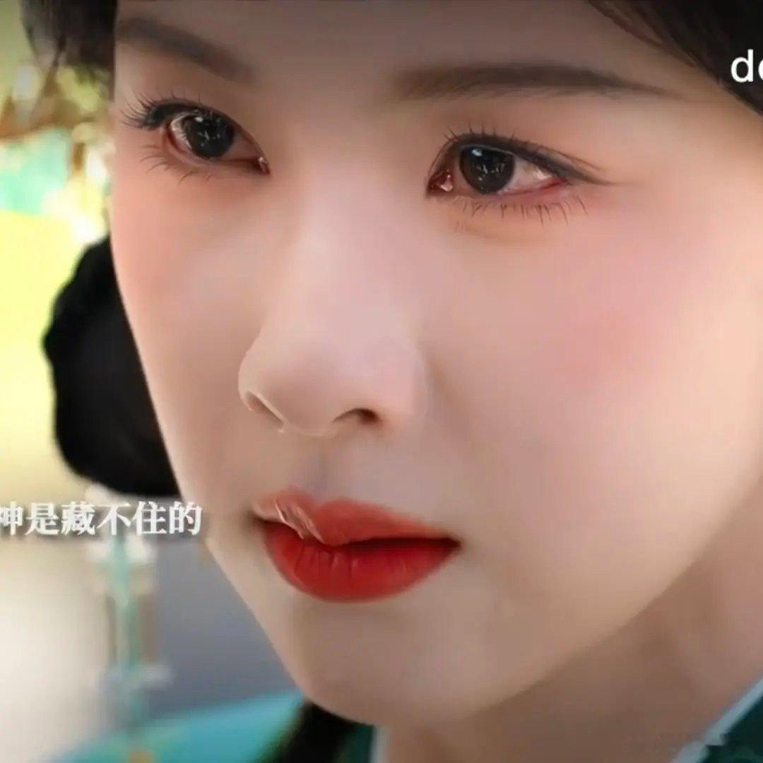陈都灵的脸怎么了？半侧脸+磨皮滤镜都救不了？ 