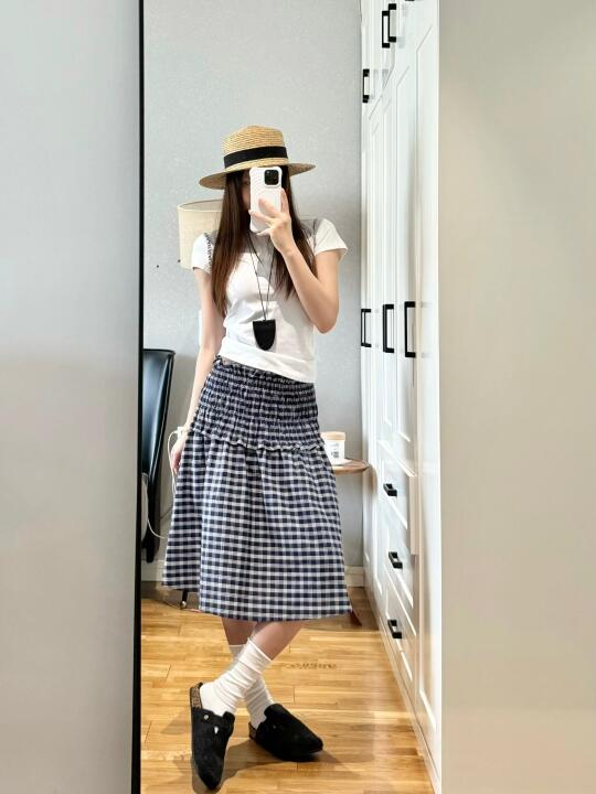 白T➕格子裙 想过夏天了