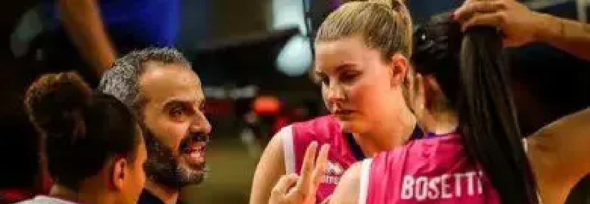 把球队王牌抽走，这支队反而更强了。
说的就是意大利的斯坎迪奇。
朱婷离队，所有人