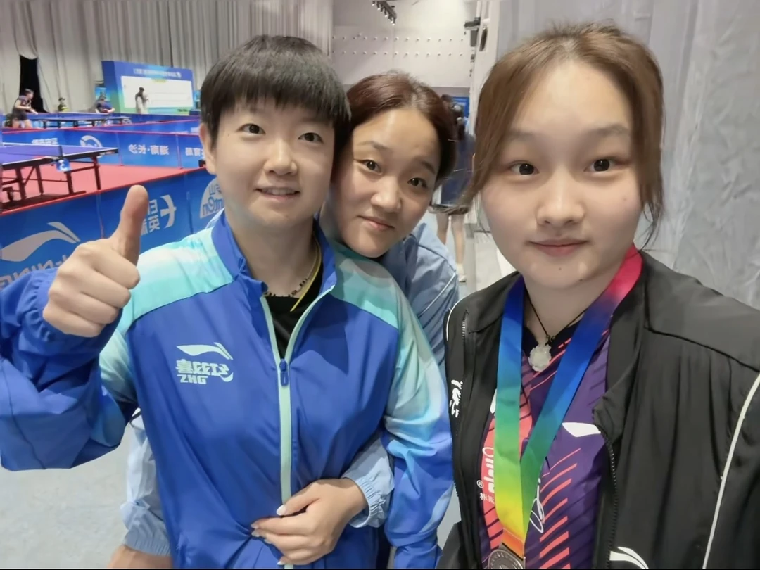 我也想要抱抱这个小莎啊啊啊啊