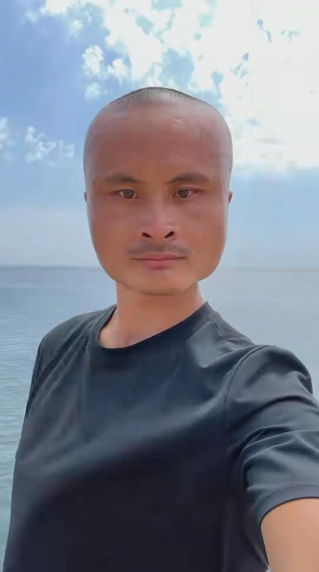 模样普通人，不过分吧[抠鼻]