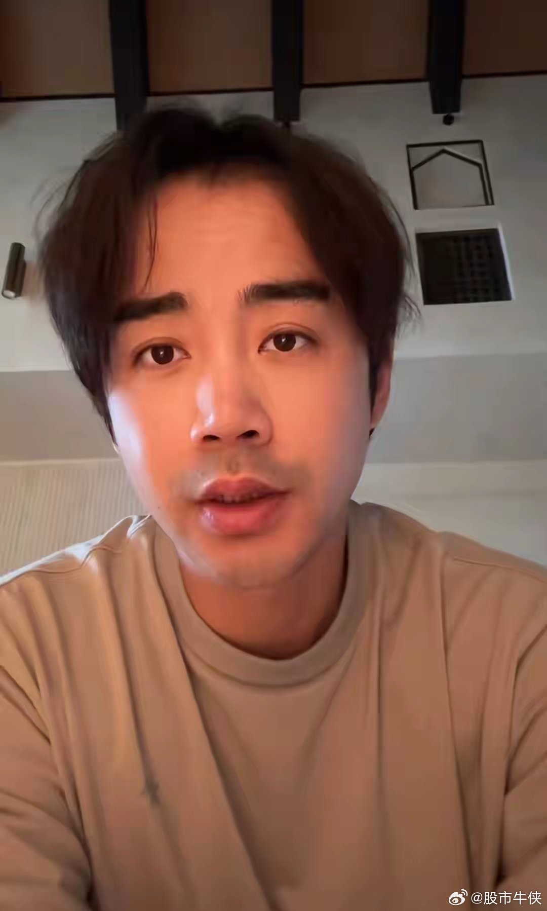 谁也没想到，一场开心的海外度假，突然变成揪心的滞留。3月1日，演员李茂在迪拜紧急