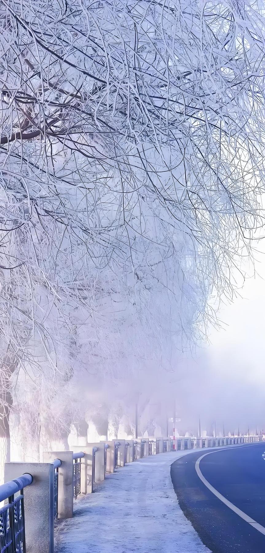 上联：冰天雪地送冬去，请您来下联马蹄和风迎春来。