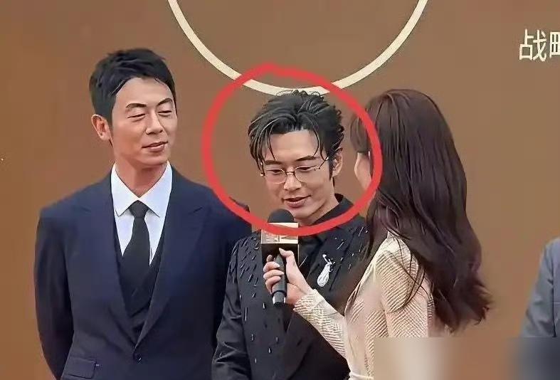 黄晓明这回彻底栽了，投资过亿的新片《戴假发的人》，票房竟然才400万！
 
为了