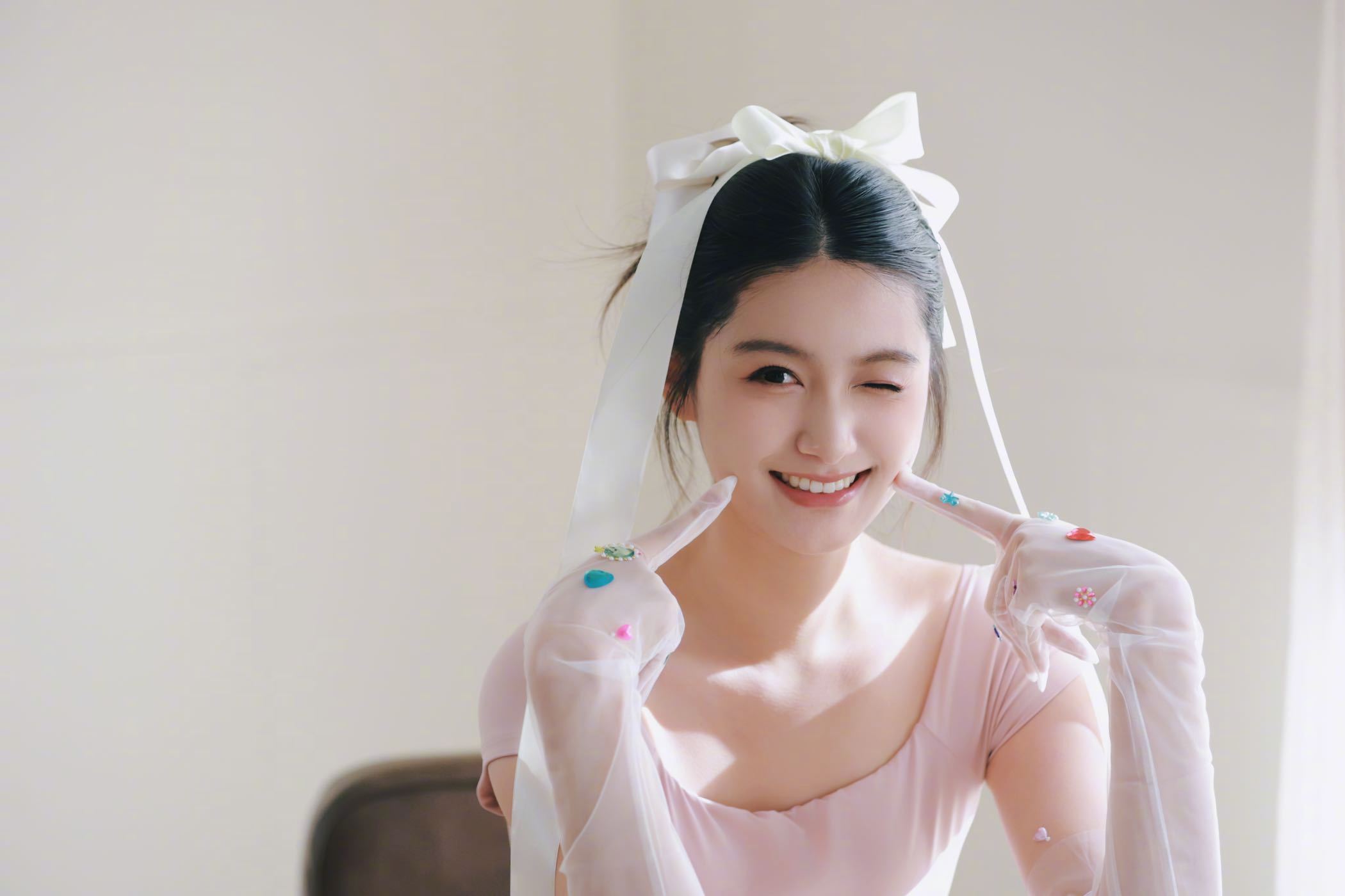 张籽沐05花买股 张籽沐18岁生贺暴击！甜酷百变slay全场，这才是05花的正确