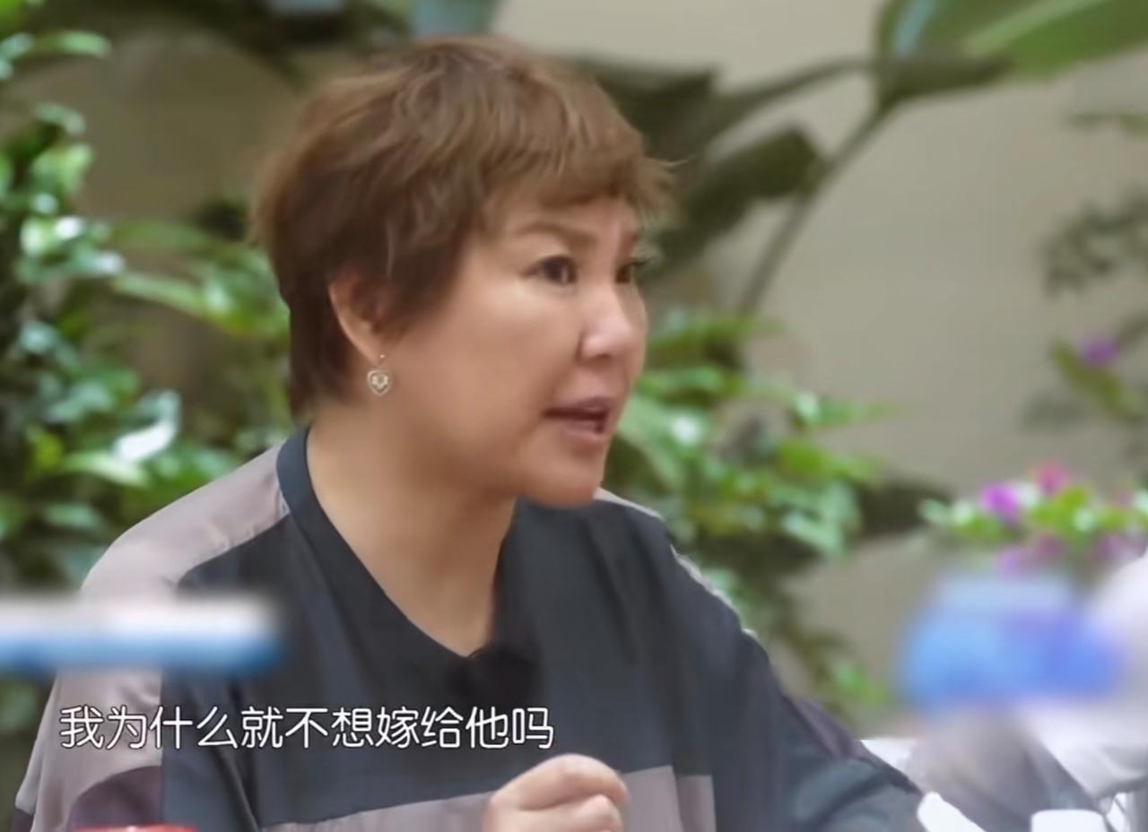 李静首谈自己不想嫁给戴军，16年来为什么只做朋友不做夫妻，说:“我为什么不想嫁给